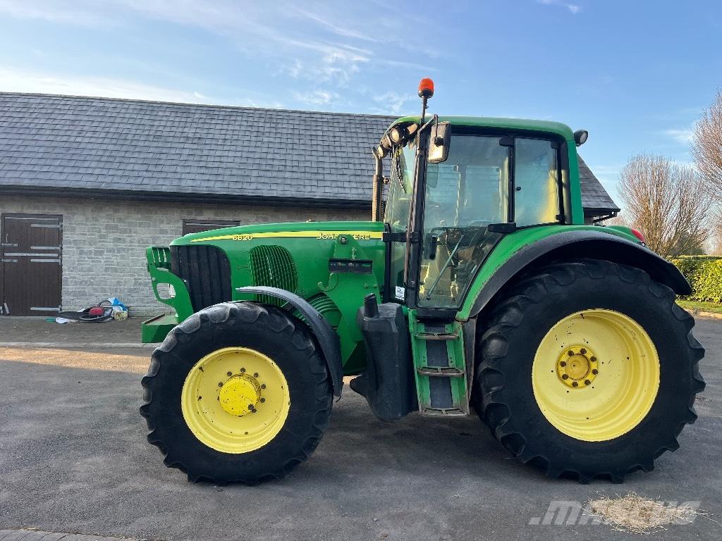 John Deere 6820 Traktory
