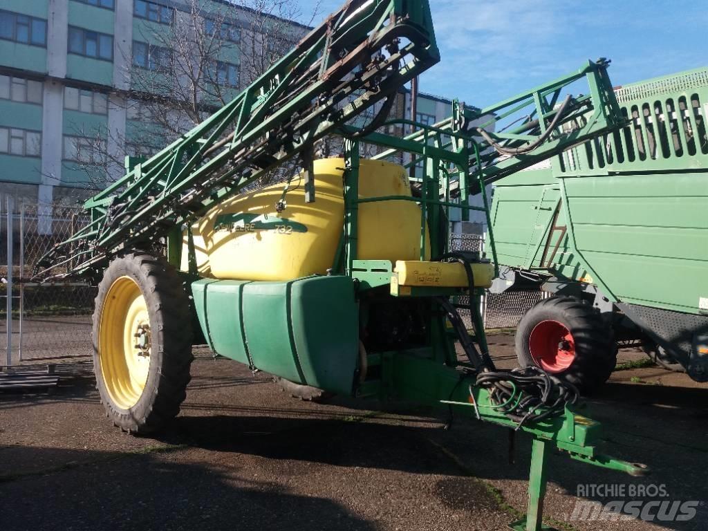 John Deere 732 Ťahané postrekovače