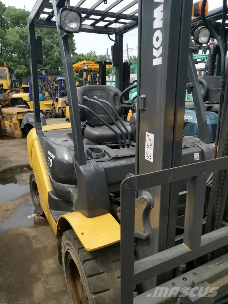 Komatsu 30 Teleskopické manipulátory