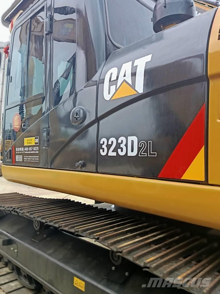 CAT 323 D2L Pásové rýpadlá