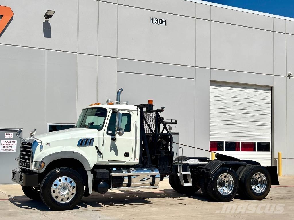 Mack GU713 Vyslobodzovacie vozidlá