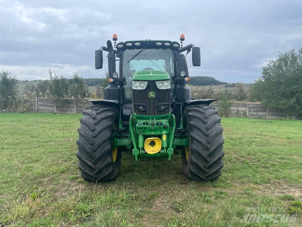 John Deere 6250 R Traktory