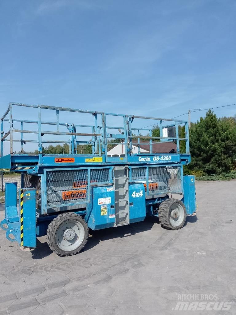 Genie GS 4390 Nožnicové zdvíhacie plošiny