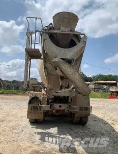 Iveco Trakker 440 Domiešavače betónu