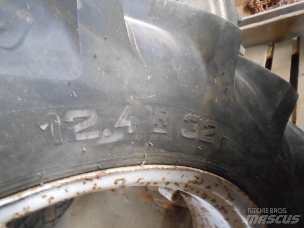 Taurus 12.4X 32 HJUL Ďalšie poľnohospodárske stroje