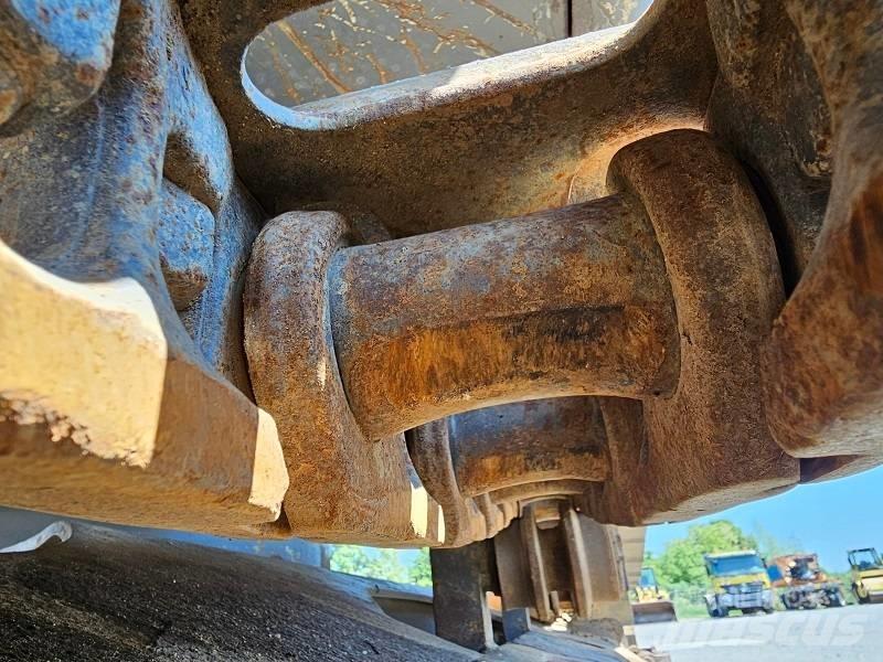 Volvo EC 240 B N LC Pásové rýpadlá