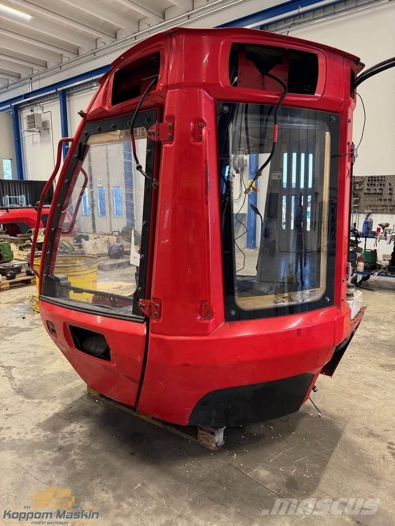 Komatsu 951 Kabíny a interiér