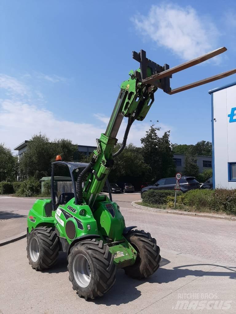 Avant 860 i Viacúčelové nakladače