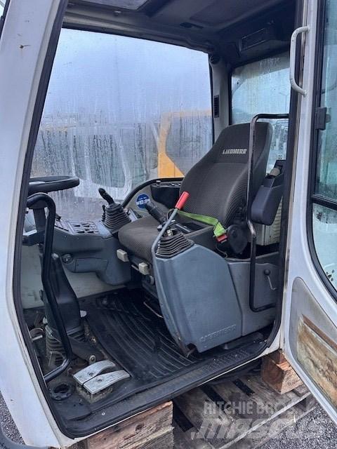 Liebherr A 314 CAB Kabíny a interiér