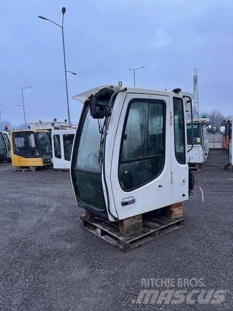 Liebherr A 314 CAB Kabíny a interiér