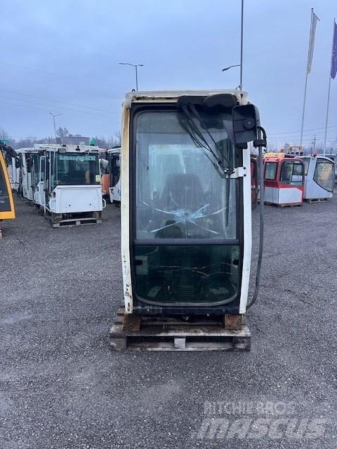 Liebherr A 314 CAB Kabíny a interiér