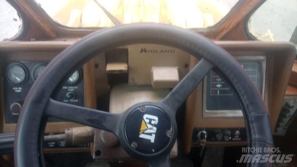 CAT 988B Kolesové nakladače