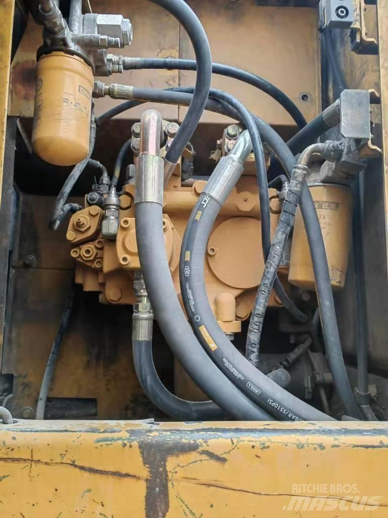 CAT 320 C U Pásové rýpadlá