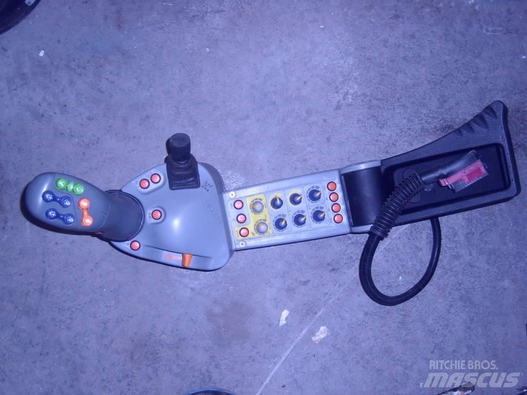 Deutz-Fahr same Kabíny a interiér