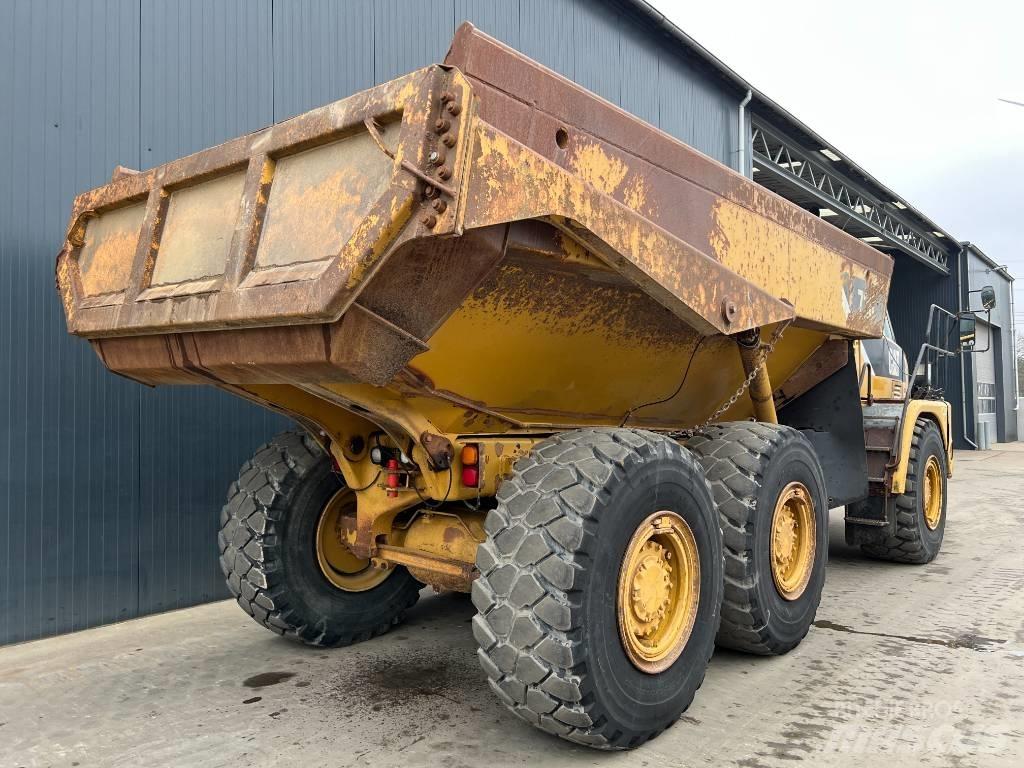 CAT 730 Kĺbové nákladné autá