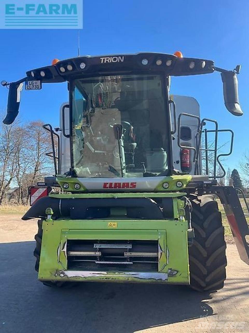 CLAAS trion 730 Kombinované zberacie stroje