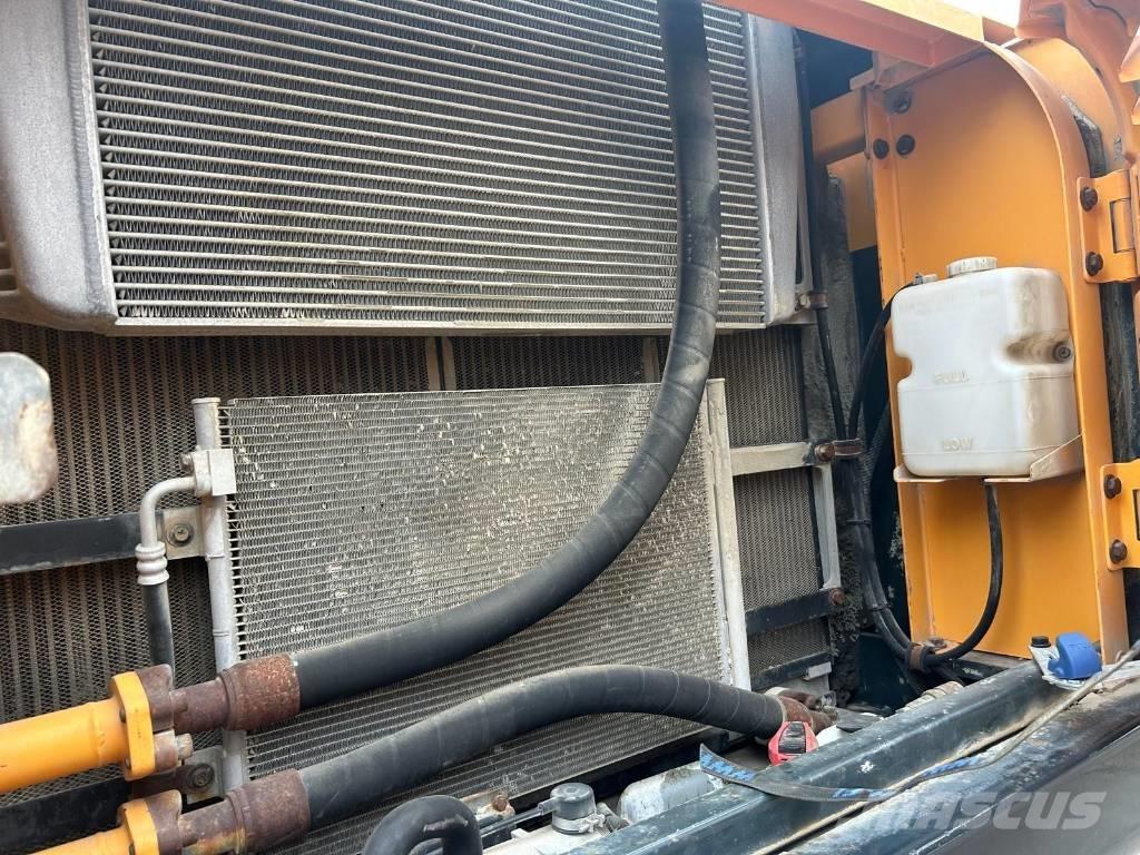 Hyundai R320 LC-9 Pásové rýpadlá