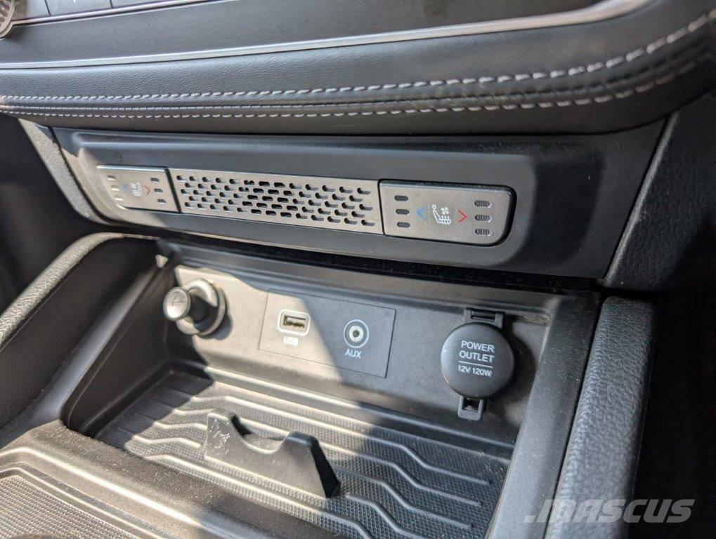 Ssangyong Musso Automobily