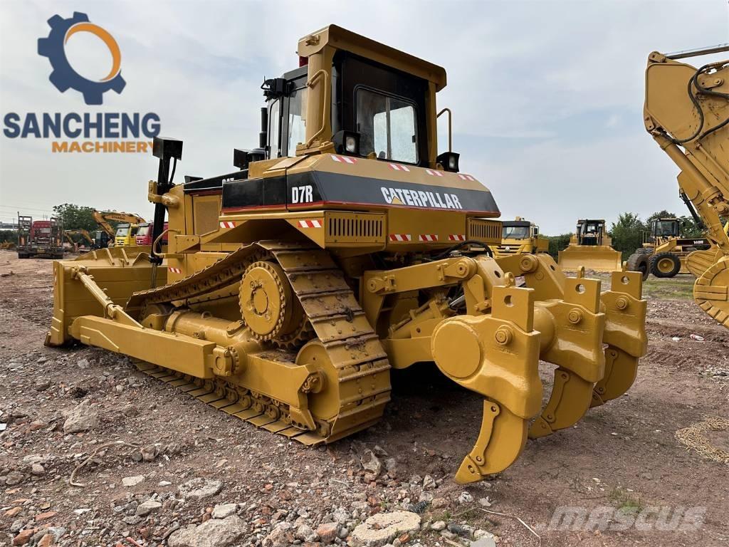 CAT D7R Pásové dozéry