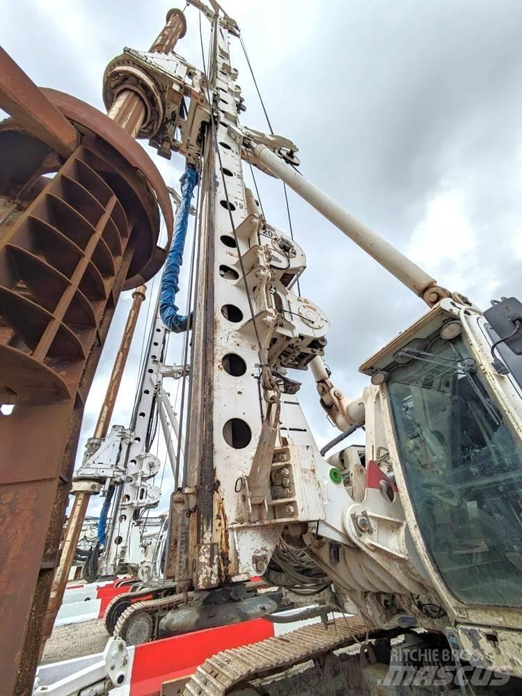 Bauer BG30 Pilierovej žeriav