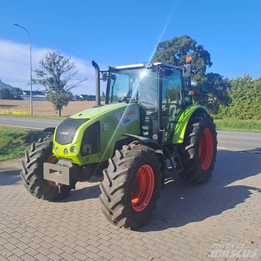 CLAAS Axos 330 Traktory