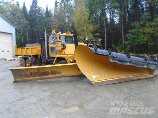 Mack RM 6866 S Snežné pluhy, predné snežné radlice