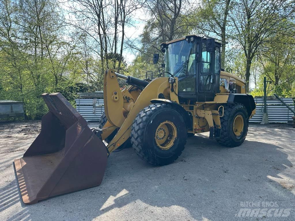 CAT 930M Kolesové nakladače
