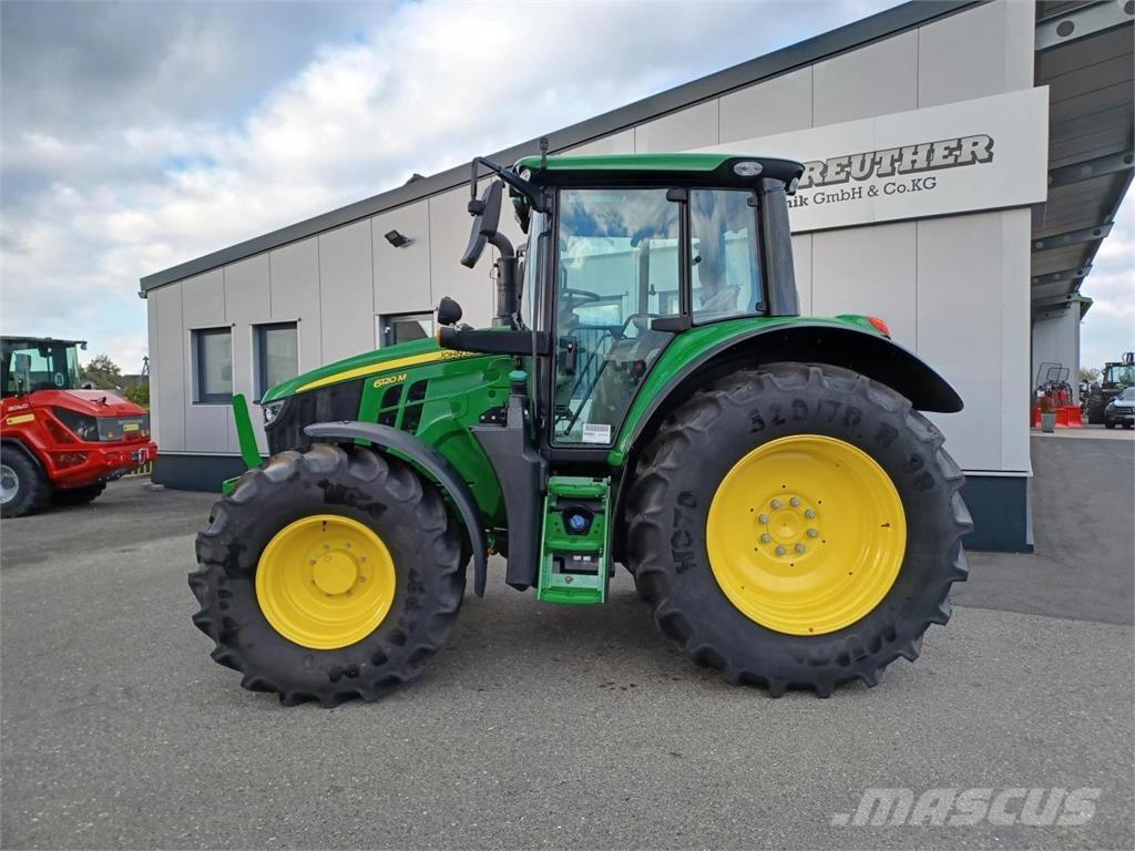 John Deere 6120M Traktory