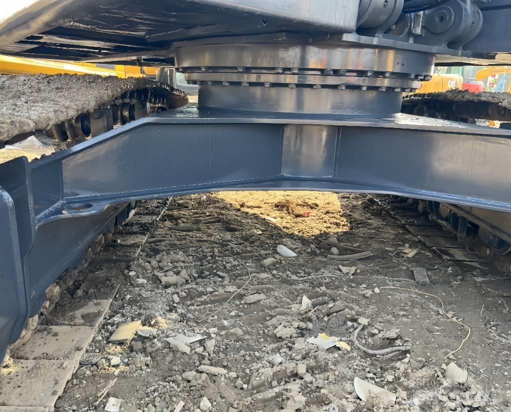 Volvo EC 220 Pásové rýpadlá