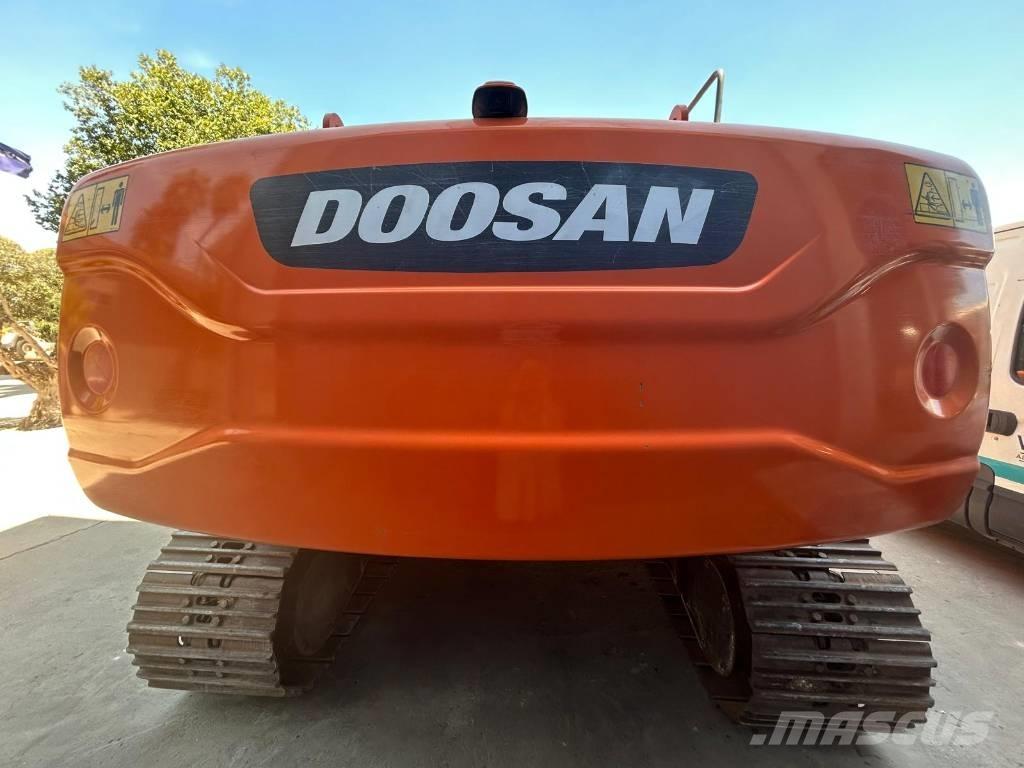 Doosan DX 225 Pásové rýpadlá