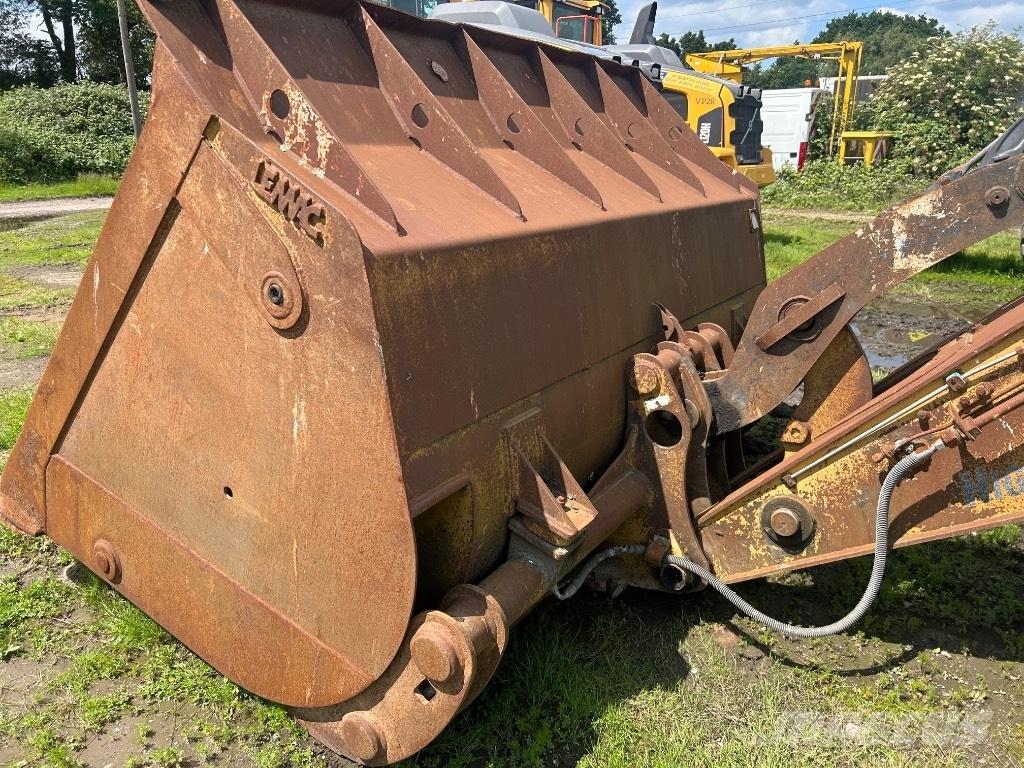 CAT 930H Kolesové nakladače