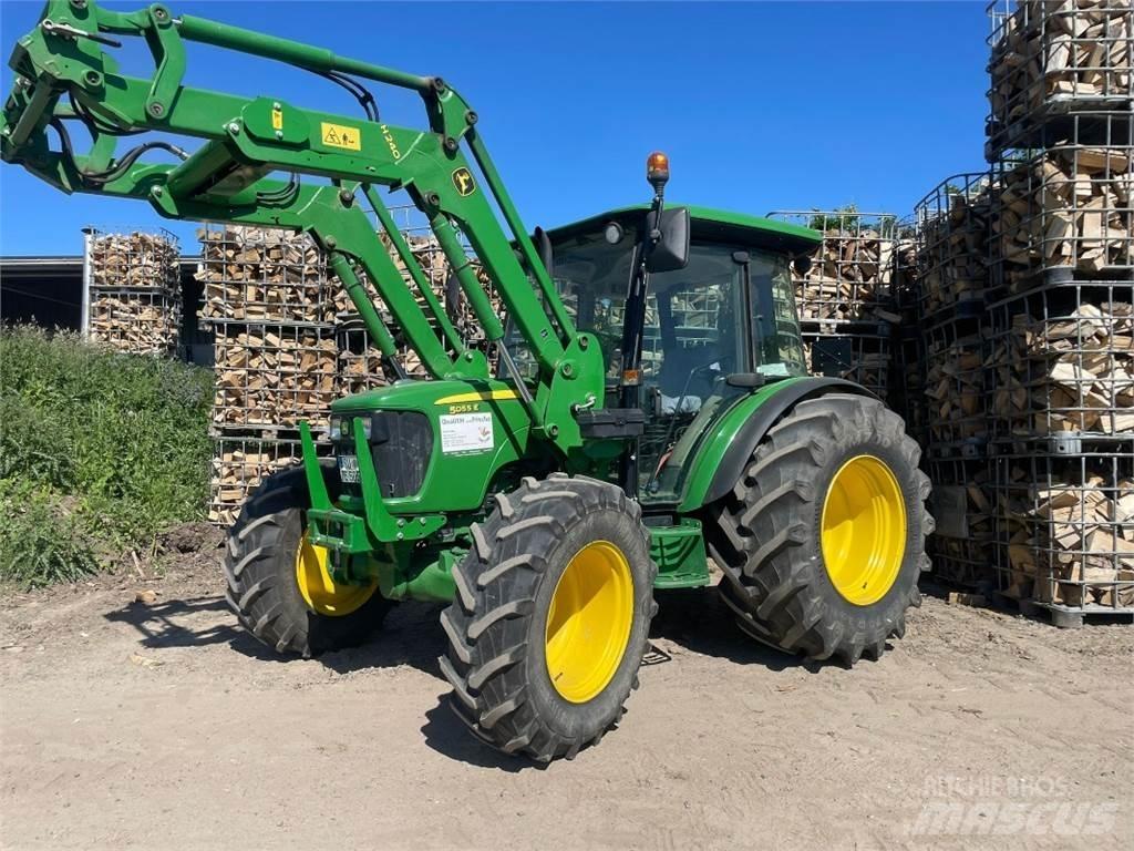 John Deere 5055E Traktory