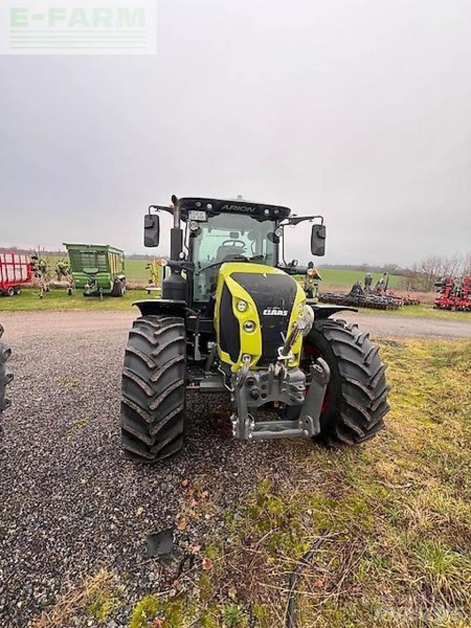CLAAS arion 650 Traktory