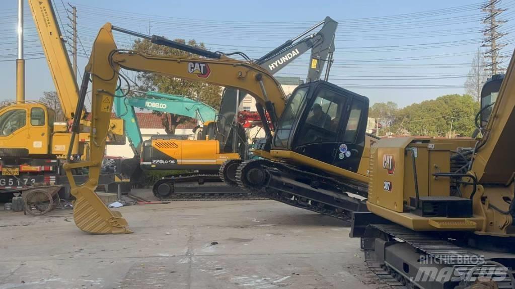 CAT 313 D Pásové rýpadlá