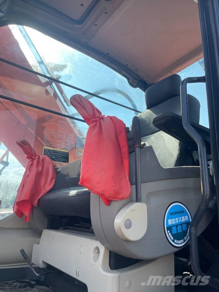 Hitachi ZX 240 Pásové rýpadlá