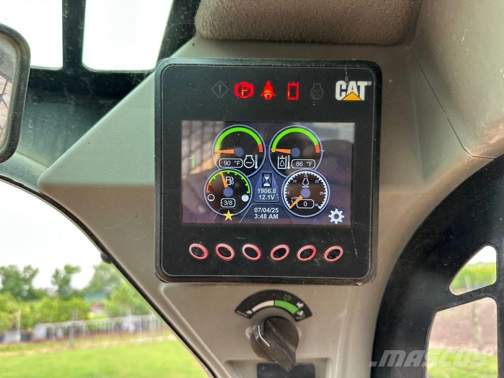 CAT 279 D3 Šmykom riadené nakladače