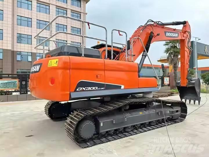 Doosan DX300LC-9C Pásové rýpadlá