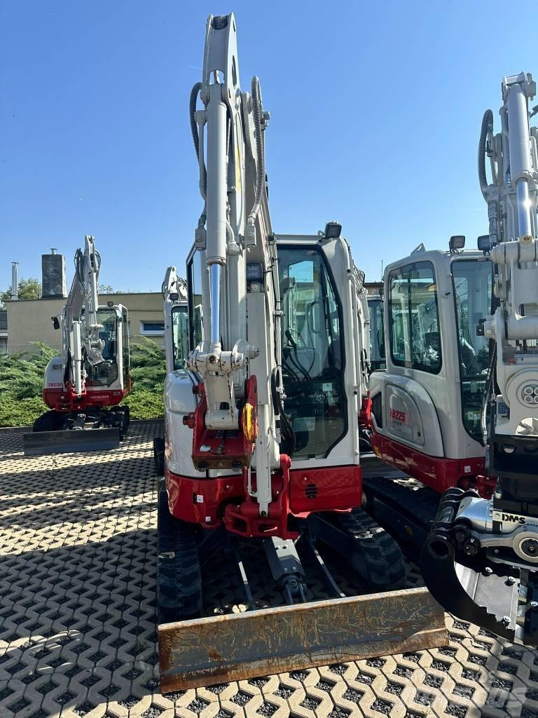 Takeuchi TB325R V1 Mini rýpadlá < 7t