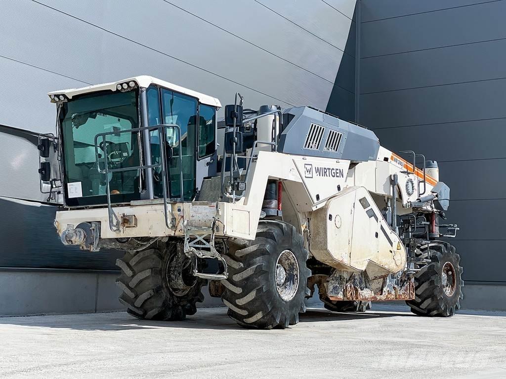 Wirtgen WR 240I Recyklovače asfaltu