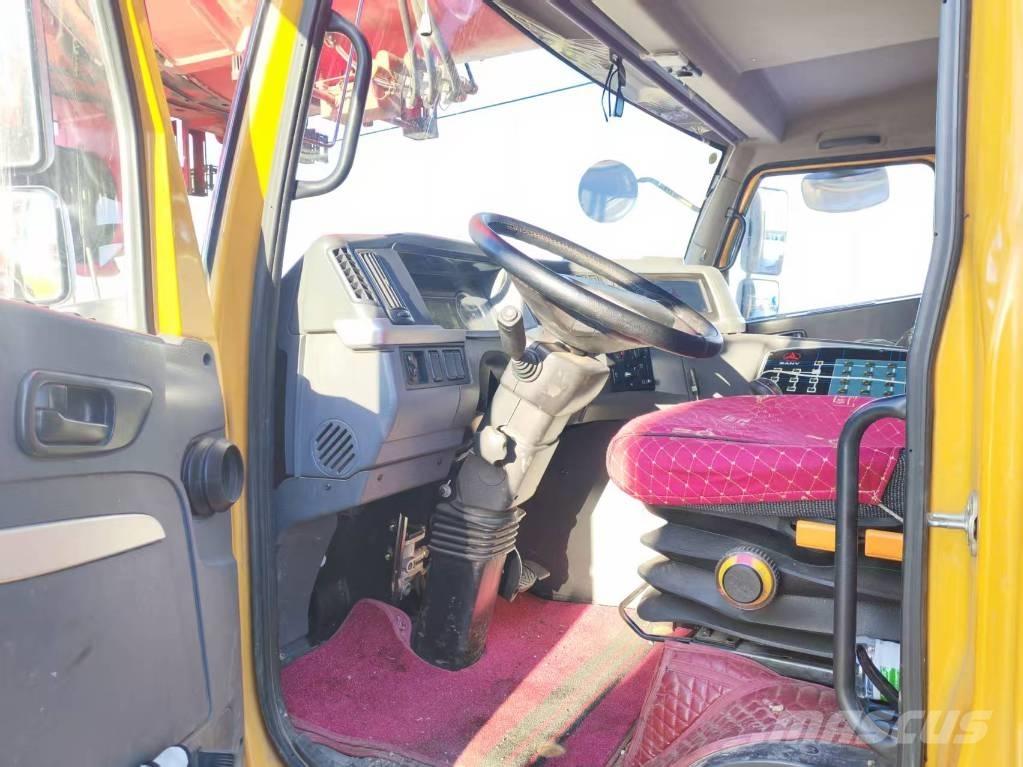 Sany SAC4500T Univerzálne terénne žeriavy