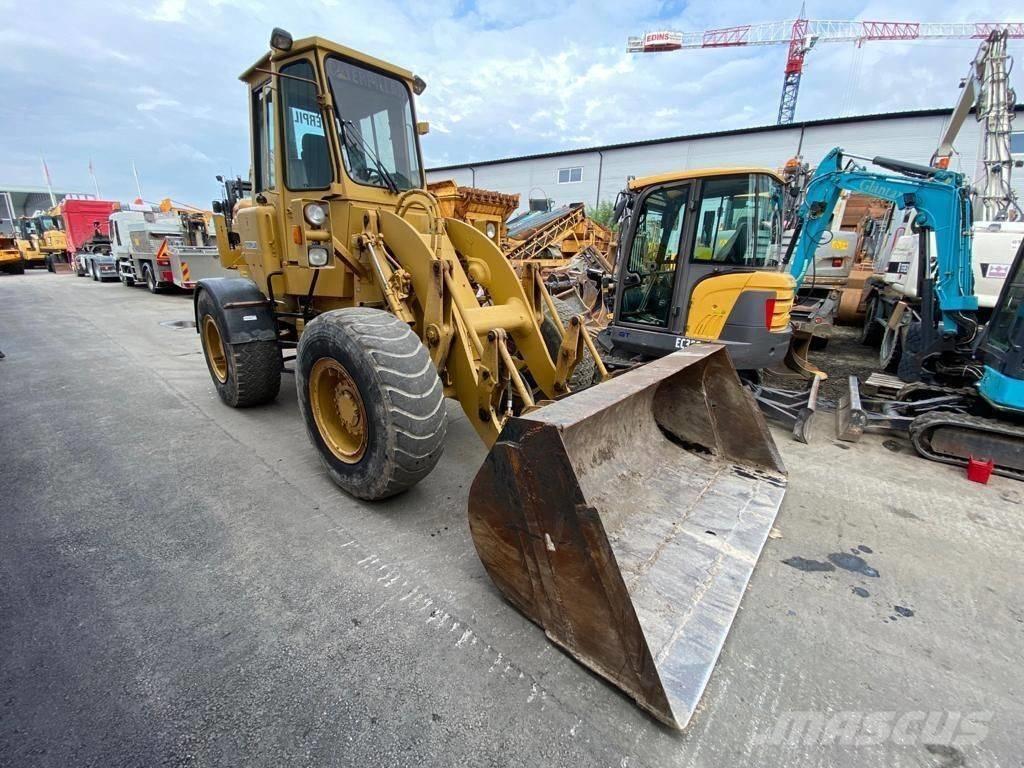 CAT 920 Kolesové nakladače