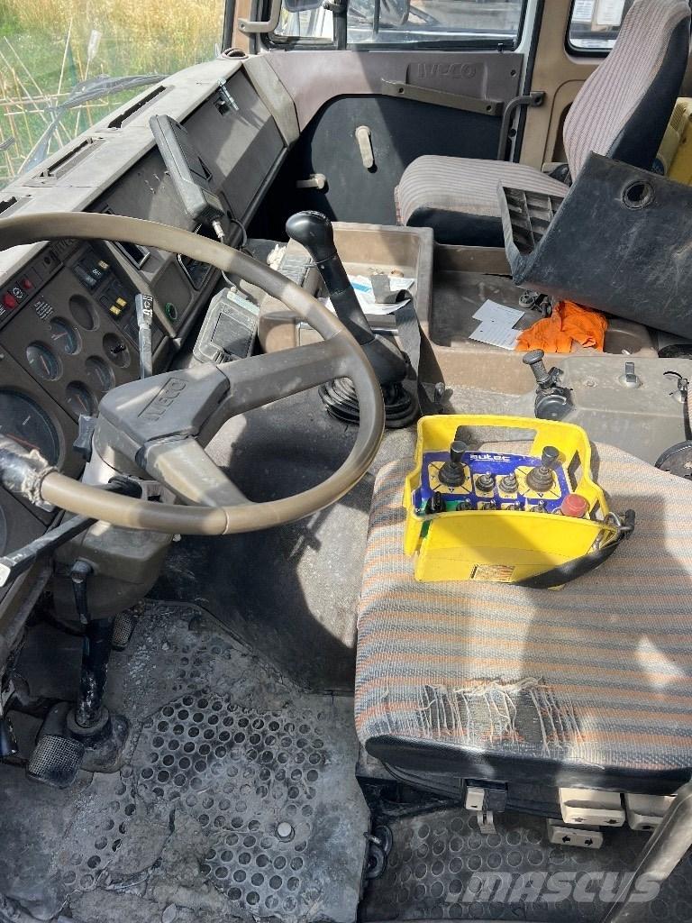 Iveco 330-36 H Nákladné autá s čerpadlami betónu