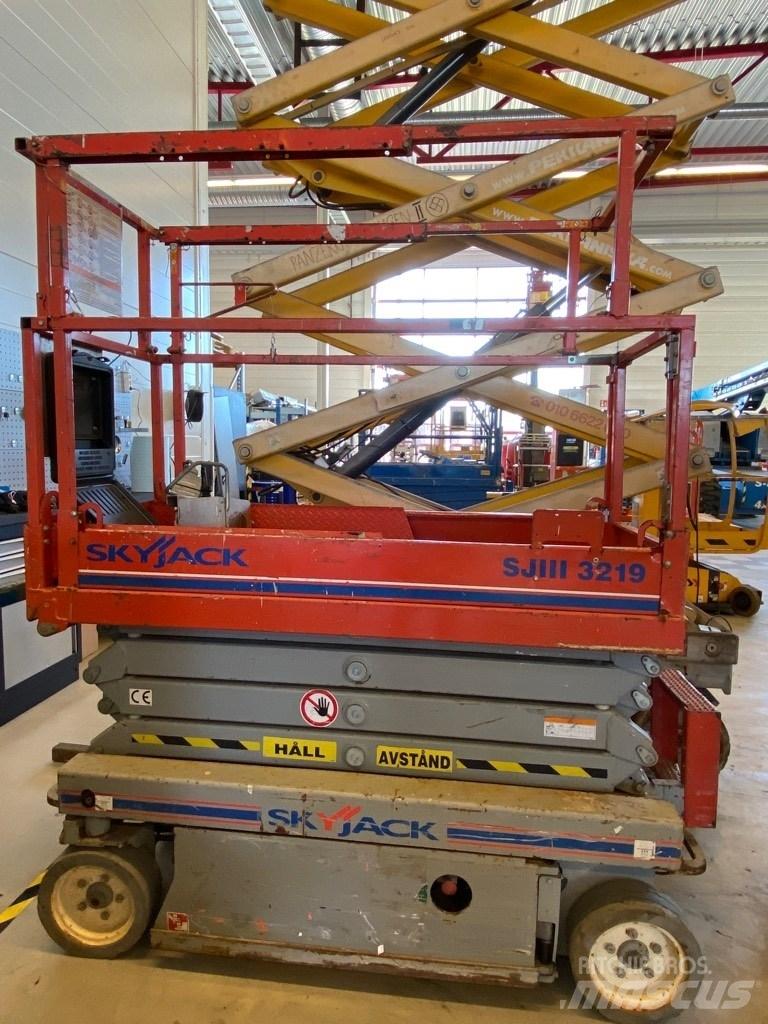 SkyJack SJ 3219 Nožnicové zdvíhacie plošiny