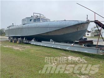  Defense PT8 Pracovné lode, bárky a pontóny
