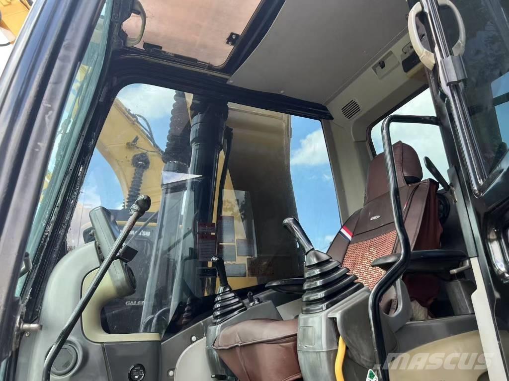 CAT 323DL Pásové rýpadlá