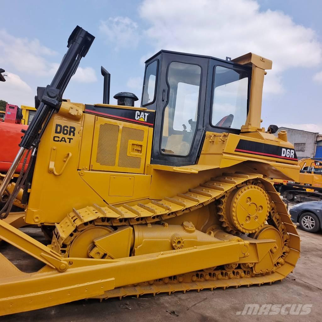 CAT D 6 R Pásové dozéry