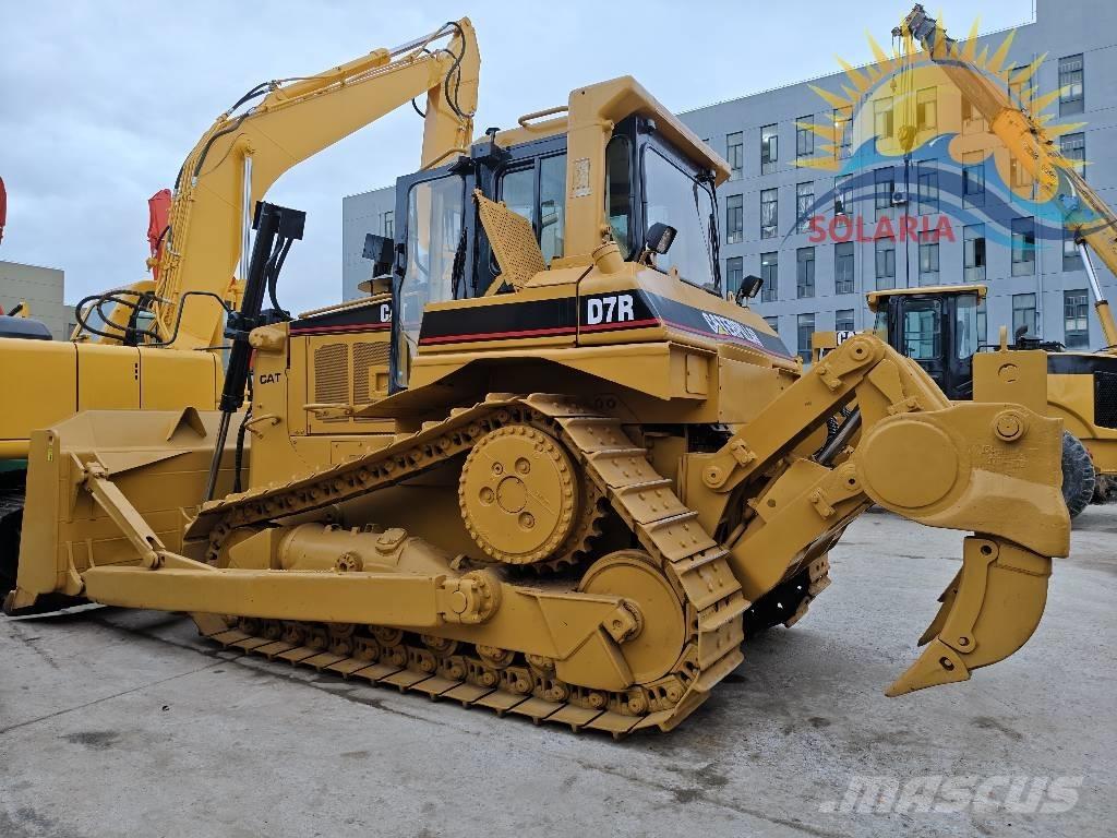 CAT D 7 R Pásové dozéry