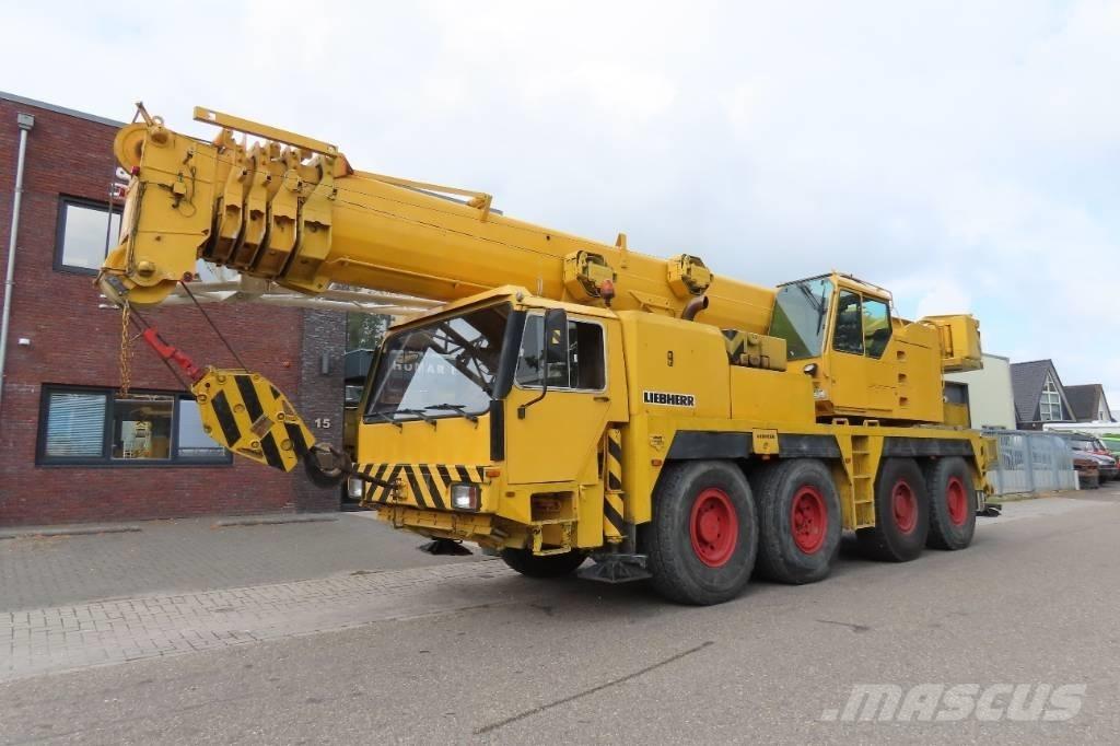 Liebherr LTM 1070-1 Univerzálne terénne žeriavy
