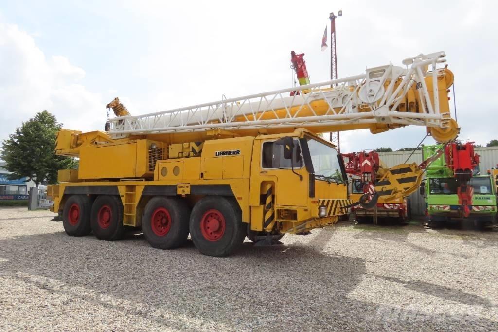 Liebherr LTM 1070-1 Univerzálne terénne žeriavy