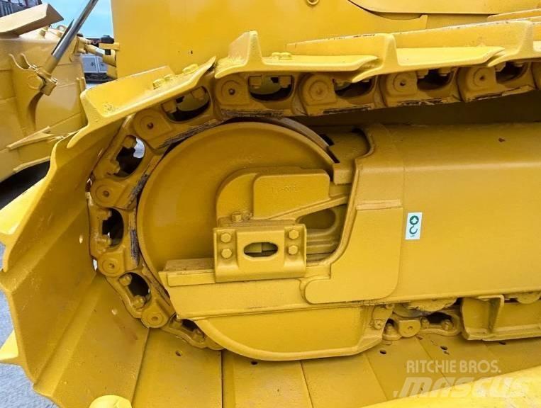 Komatsu D 65PX-18 Pásové dozéry